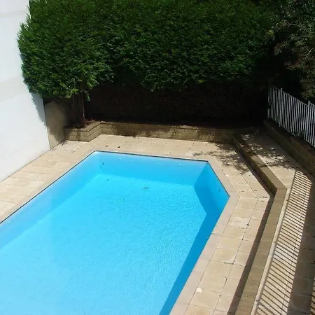 Le 3*